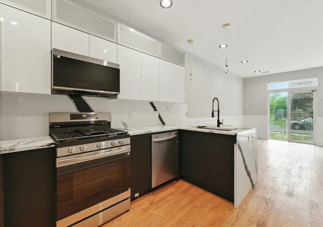 3rd image of 6325 S Langley Ave, Chicago, IL 60637 | MLS# 12578786