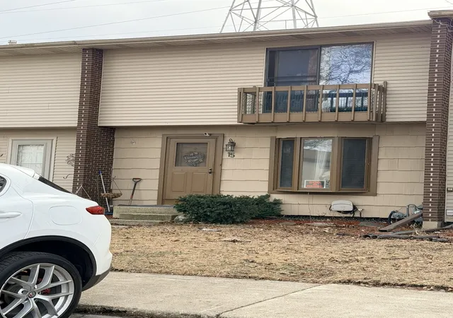 Photo 3 of Townhouse for sale at 15 Washington Ct, Plainfield, IL 60544 | MLS# 12578888 | Listing updated on 2026-10-06
