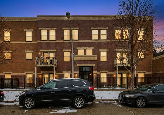 House for sale at 830 E Bowen Ave #2A, Chicago, IL 60653 | MLS# 12579036 | Listing updated on 2026-09-21