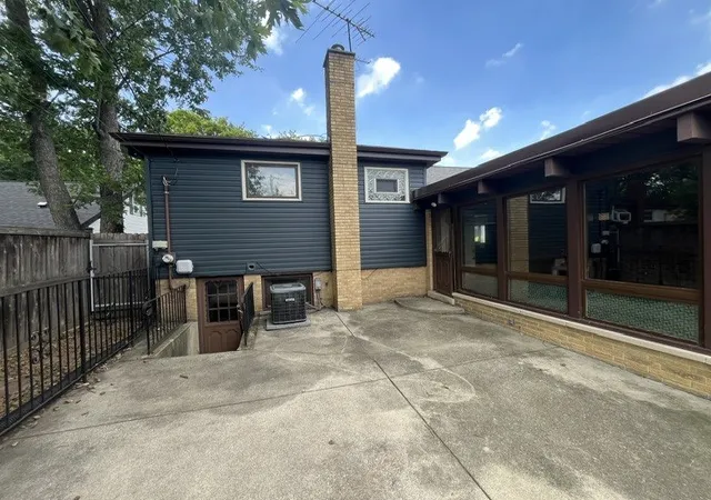 Photo 3 of Sale Pending at 5009 W 101st Street, Oak Lawn, IL 60453 | MLS# 12579232 | Listing updated on 2026-10-22