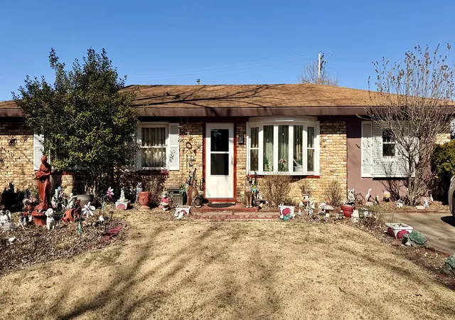 1st image of 1516 Ruth Ann Dr, Centralia, IL 62801 | MLS# 12579341