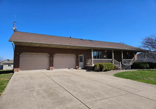 3rd image of 1308 W Carol Dr, Roanoke, IL 61561 | MLS# 12579355