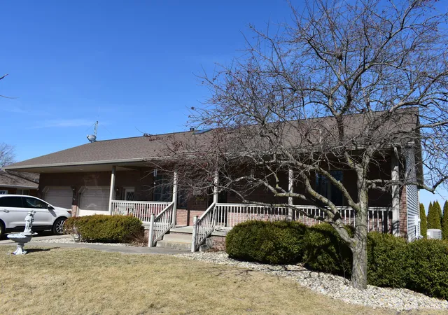 4th image of 1308 W Carol Dr, Roanoke, IL 61561 | MLS# 12579355