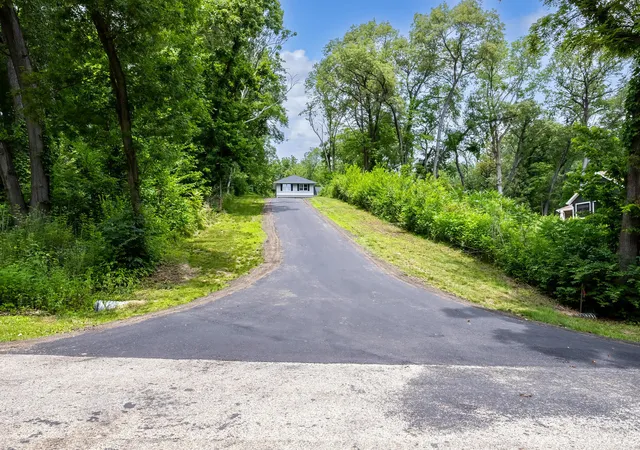 Photo 2 of Single family home for sale at 3303 Valley Dr, Geneseo, IL 61254 | MLS# 12579507 | Listing updated on 2026-08-30
