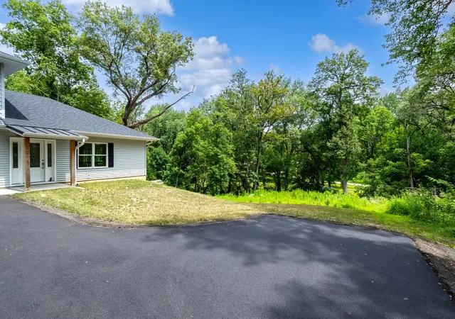 Photo 3 of Single family home for sale at 3303 Valley Dr, Geneseo, IL 61254 | MLS# 12579507 | Listing updated on 2026-08-30