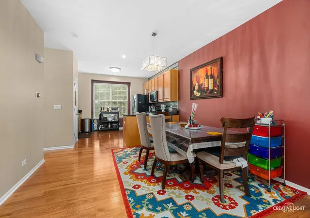 Listing Photo 5 - Condo for sale in building located at 805 Lewisburg Ln, Aurora, IL 60504