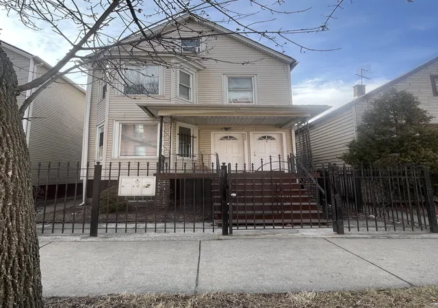 Photo 1 of Sale Pending at 8220 S South Shore Dr, Chicago, IL 60617 | MLS# 12579872 | Listing updated on 2026-07-18