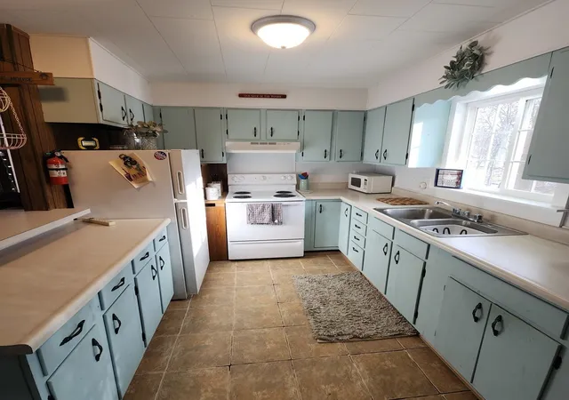 Photo 3 of Single family home for sale at 4 Malibu Dr, Putnam, IL 61560 | MLS# 12579937 | Listing updated on 2026-08-16