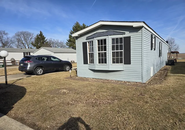 Photo 2 of Manufactured home for sale at 20 Cedar Ln, Sandwich, IL 60548 | MLS# 12580219 | Listing updated on 2026-10-07