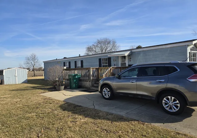 Photo 3 of Manufactured home for sale at 20 Cedar Ln, Sandwich, IL 60548 | MLS# 12580219 | Listing updated on 2026-10-07