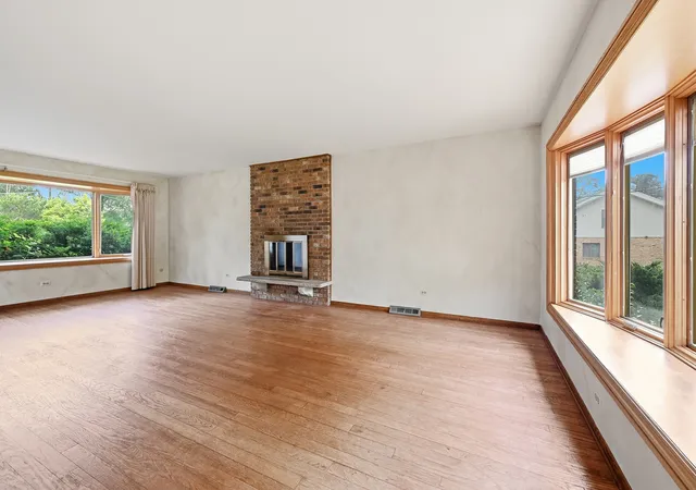 Photo 4 of Sale Pending at 7774 W 135th Street, Palos Heights, IL 60463 | MLS# 12580424 | Listing updated on 2026-09-21