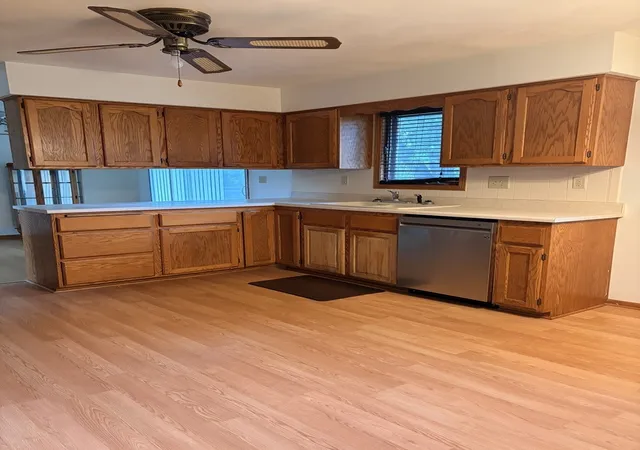 Photo 4 of Single family home for sale at 2215 Wheatland Ter, Freeport, IL 61032 | MLS# 12580530 | Listing updated on 2026-08-28
