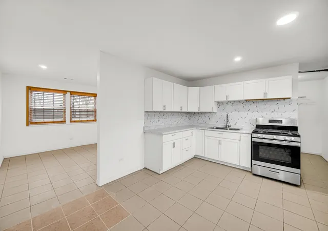 4th image of 341 Boston St, Chicago Heights, IL 60411 | MLS# 12580558