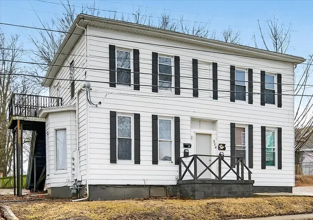 2nd image of 314 W Wood St, Bloomington, IL 61701 | MLS# 12581285