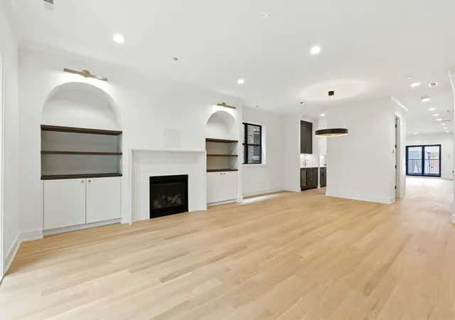 Photo 3 of Sale Pending at 1443 W Roscoe St #PH, Chicago, IL 60657 | MLS# 12581298 | Listing updated on 2026-05-06