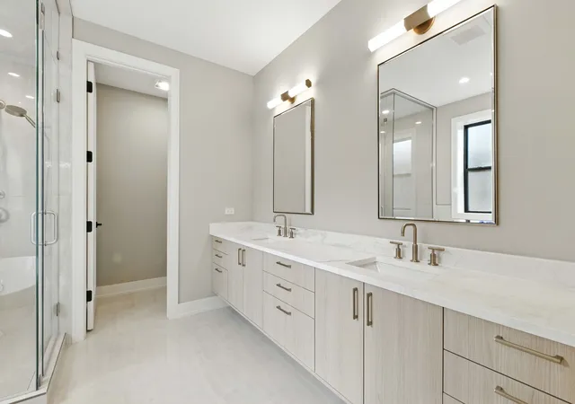 Photo 4 of Sale Pending at 1443 W Roscoe St #PH, Chicago, IL 60657 | MLS# 12581298 | Listing updated on 2026-05-06