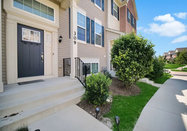 2nd image of 309 Lakeshore Dr, Oswego, IL 60543 | MLS# 12581758