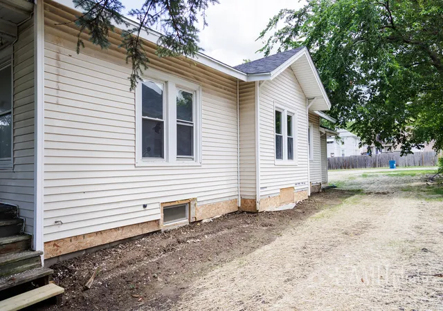 3rd image of 360 S Elm Ave, Kankakee, IL 60901 | MLS# 12582426