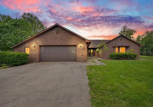 Photo 1 of Single family home for sale at 153 Lake Rd, Seymour, IL 61875 | MLS# 12582459 | Listing updated on 2026-09-30