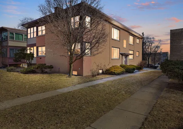 17th image of 135 Ridge Ave #1W, Evanston, IL 60202 | MLS# 12582549