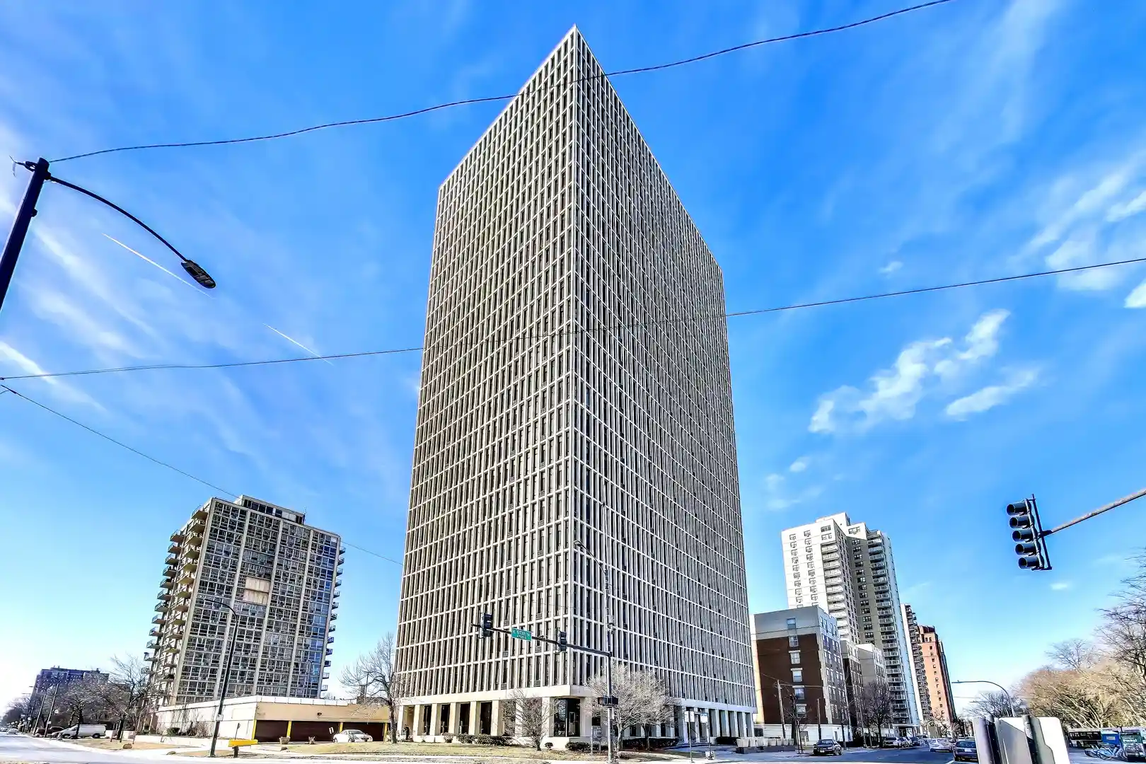Listing Photo 1 - Condo for sale in 6700 S S Shore Dr located at 6700 S S Shore Dr, Chicago, IL 60649 - Unit #17C