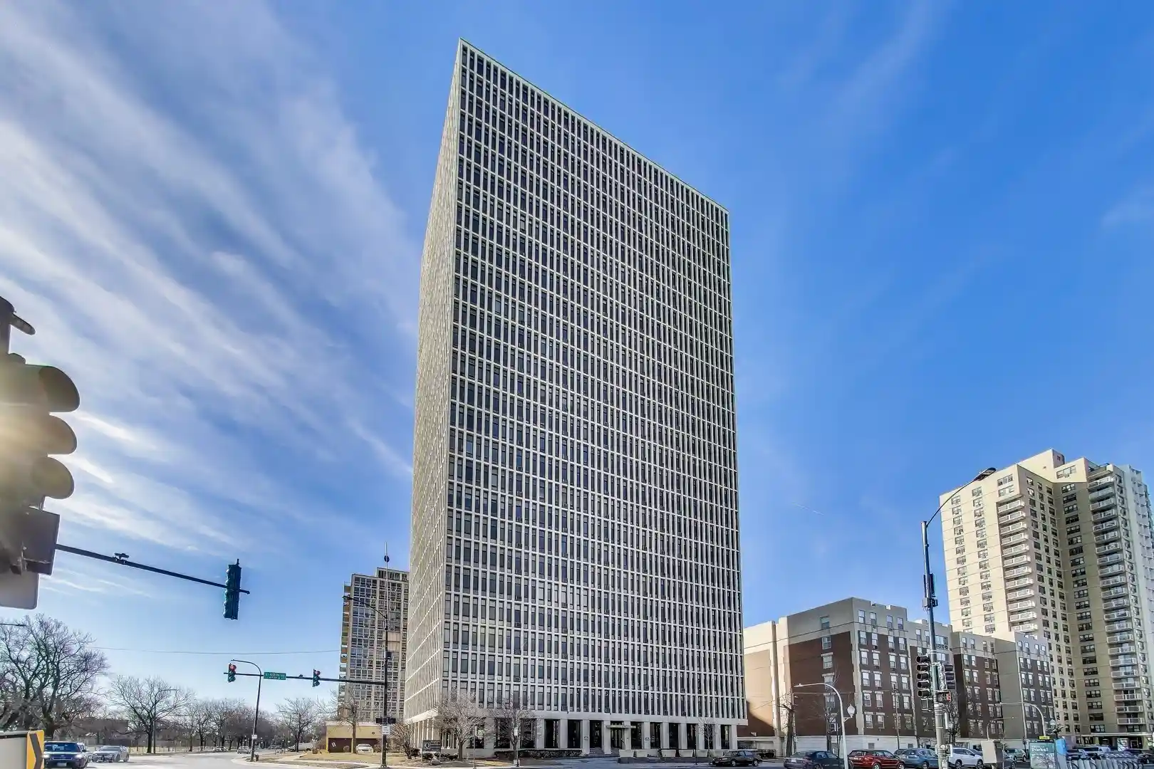 Listing Photo 2 - Condo for sale in 6700 S S Shore Dr located at 6700 S S Shore Dr, Chicago, IL 60649 - Unit #17C