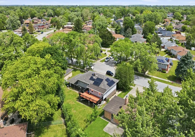 Homes for sale in South Holland, IL | 935 E 169Th St, South Holland, IL 60473 | MLS# 12582696