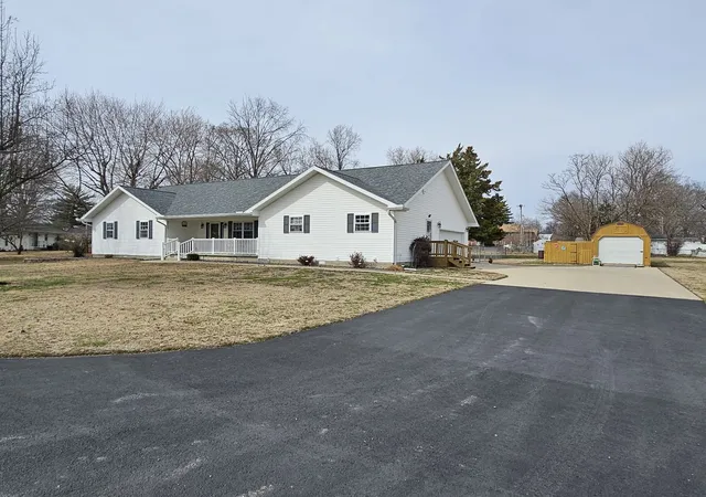 1st image of 204 W Greenwalt St, Wayne City, IL 62895 | MLS# 12583145