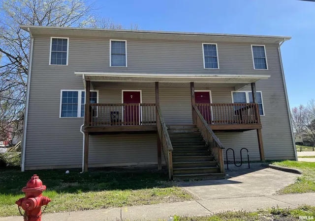 Homes for sale in Carbondale, IL | 305 & 307 E Mill St, Carbondale, IL 62901 | MLS# 12583363