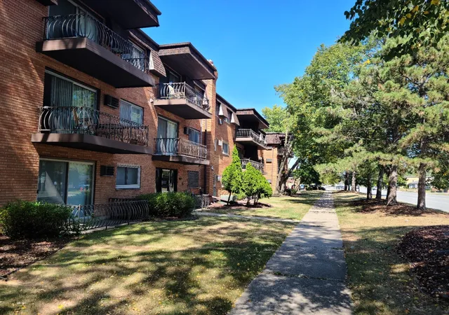 image of 18550 S Torrence Ave #23, Lansing, IL 60438 | MLS# 12583405