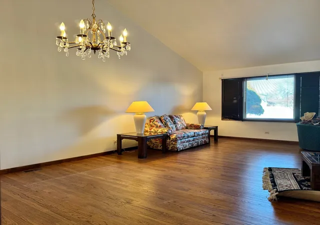Photo 3 of Single family home for sale at 250 Anita St, Des Plaines, IL 60016 | MLS# 12583432 | Listing updated on 2026-08-16