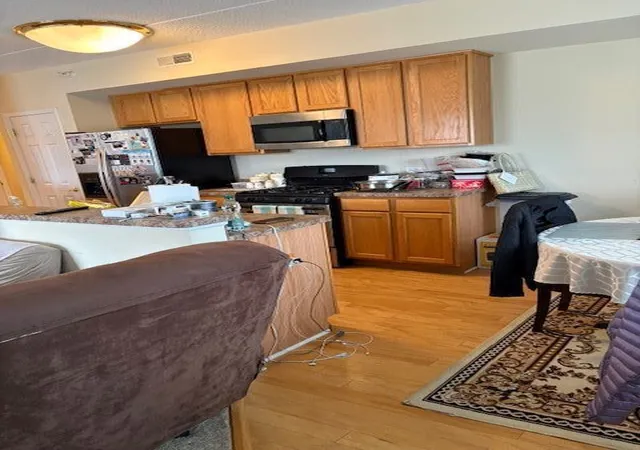Listing Photo 5 - Condo for sale in building located at 77 N Wolf Rd, Northlake, IL 60164 - Unit #210
