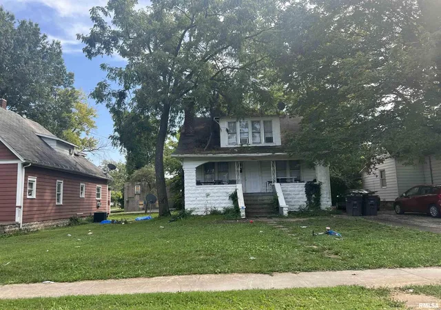 1st image of 703 W College St, Carbondale, IL 62901 | MLS# 12584087