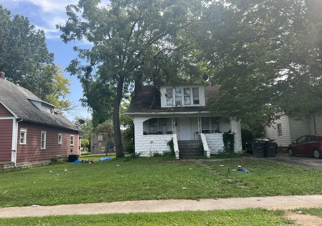 2nd image of 703 W College St, Carbondale, IL 62901 | MLS# 12584087
