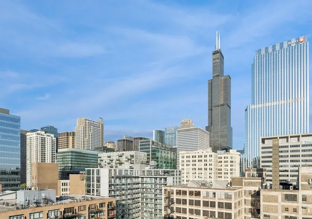 37th image of 700 W Van Buren St #PH2, Chicago, IL 60607 | MLS# 12584219
