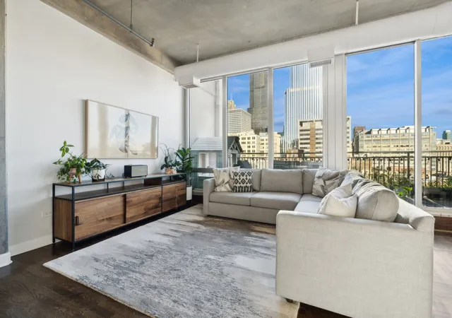 5th image of 700 W Van Buren St, Chicago, IL 60607
