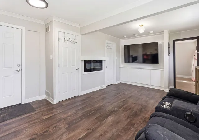 Photo 4 of Single family home for sale at 14633 Edbrooke Ave, Dolton, IL 60419 | MLS# 12584700 | Listing updated on 2026-09-15