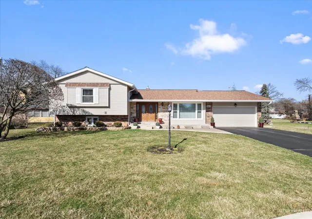 2nd image of 462 Mulberry Ln, Wood Dale, IL 60191 | MLS# 12584970