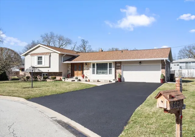3rd image of 462 Mulberry Ln, Wood Dale, IL 60191 | MLS# 12584970