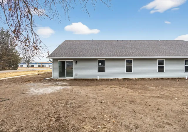 2nd image of 305 W S St, Durand, IL 61024