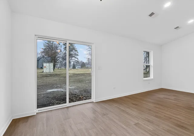 Listing Photo 5 - Condo for sale in building located at 307 W S St, Durand, IL 61024 - Unit #307