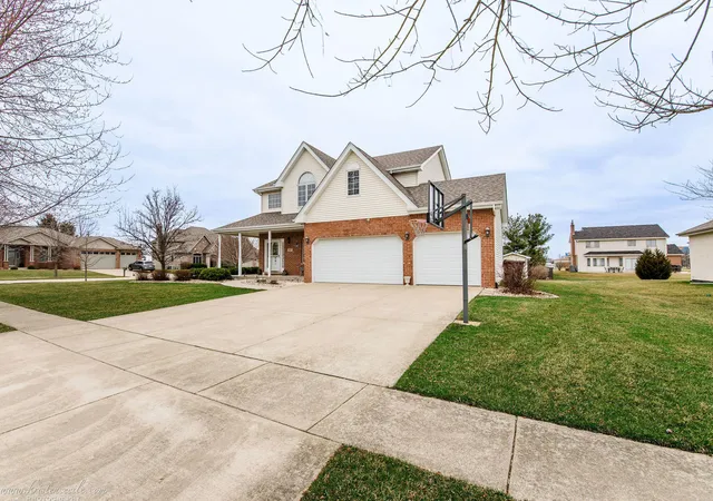 Photo 3 of Single family home for sale at 617 The Hague, Peotone, IL 60468 | MLS# 12585136 | Listing updated on 2026-09-07