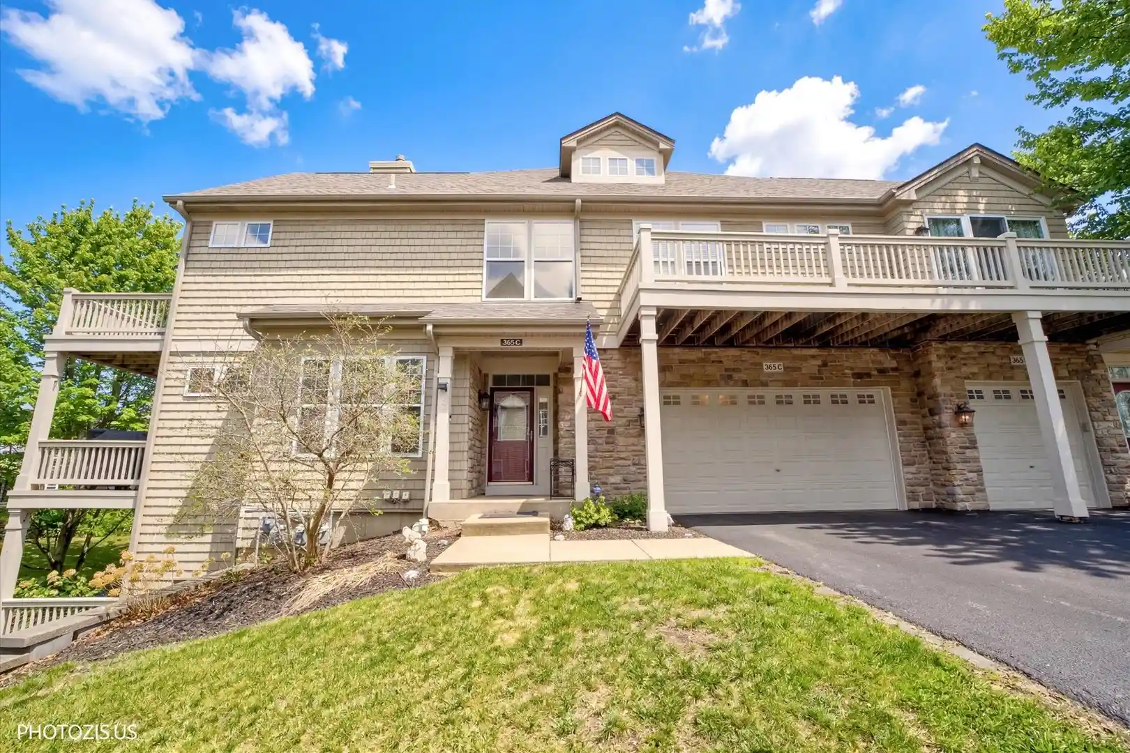 Listing Photo 2 - Condo for sale in 365 Lake Ave located at 365 Lake Ave, Wauconda, IL 60084 - Unit 365 Lake Ave