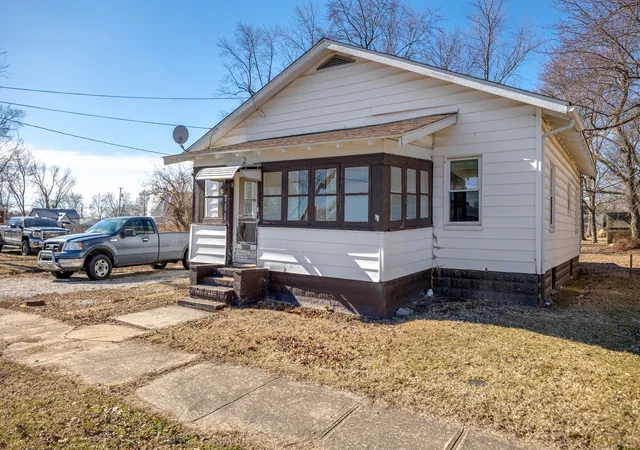 1st image of 711 S Franklin St, Litchfield, IL 62056 | MLS# 12586048