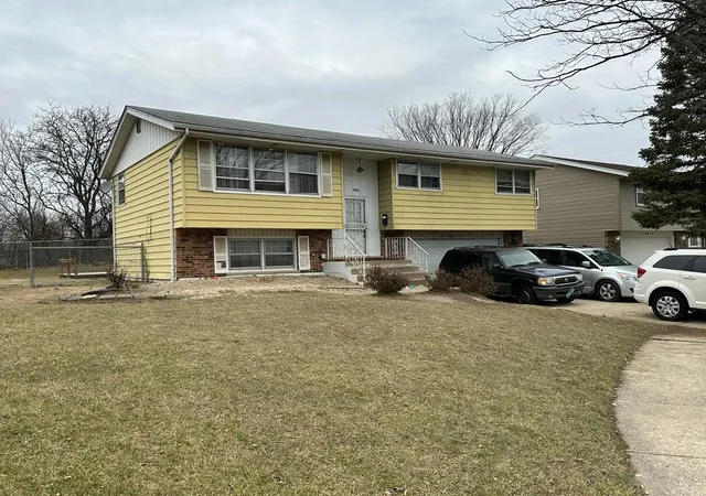 2nd image of 16916 Magnolia Dr, Hazel Crest, IL 60429 | MLS# 12586097