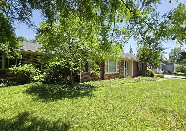 3rd image of 4 Lilac Ln, Centralia, IL 62801 | MLS# 12586571