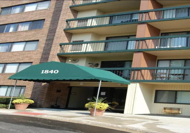 1st image of 1840 Huntington Blvd #BW511, Hoffman Estates, IL 60169 | MLS# 12586675