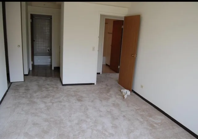 2nd image of 1840 Huntington Blvd, Hoffman Estates, IL 60169