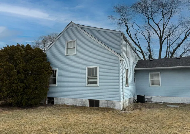 Homes for sale in Kankakee, IL | 5690 W State Route 17, Kankakee, IL 60901 | MLS# 12586997