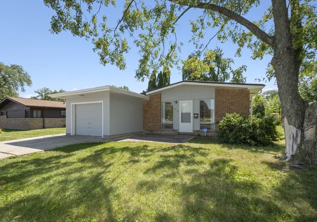 Photo 1 of Single family home for sale at 417 Lakewood Blvd, Park Forest, IL 60466 | MLS# 12587023 | Listing updated on 2026-09-08